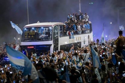 Los jugadores pasaron la noche en el centro de entrenamiento de la Asociación del Fútbol Argentino, ubicado a pocos kilómetros del aeropuerto. 