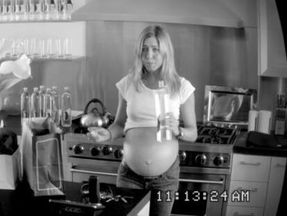 Jennifer Anniston en el anuncio de agua mineral.