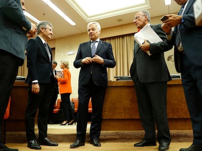 DVD 1126 (29 09 22). Madrid. Congreso de los Diputados. El comisario de justicia de la UE Didier Reyndrs comparece en comisión ante algunos diputados con motivo de su visita a España por el bloqueo de la renovación del poder Judicial. © LUIS SEVILLANO 