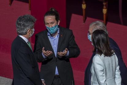 Desde la izquierda, Carlos Lesmes, presidente del Consejo General del Poder Judicial; Pablo Iglesias, vicepresidente segundo del Gobierno, Juan José González Rivas, presidente del Tribunal Constitucional y la presidenta del Senado, Pilar Llop.