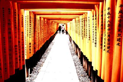 Fushimi-Inari, el Templo de las Mil Puertas, a 15 minutos en tren de Kioto (Japón).