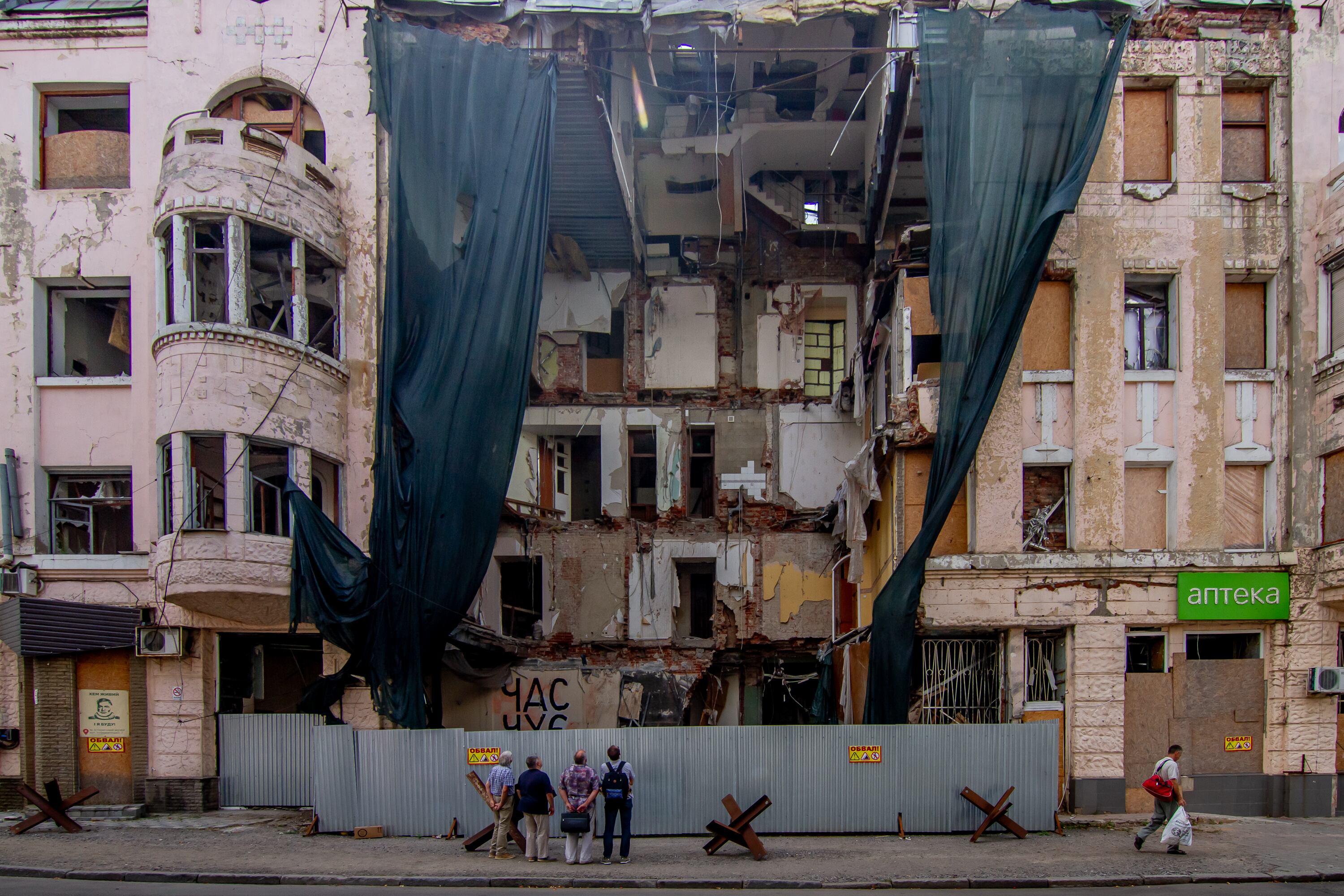 Um edifício destruído por um bombardeio russo em maio passado em Kharkiv, Ucrânia, em 31 de julho de 2024.