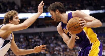 Pau Gasol frente a Dirk Nowitzki