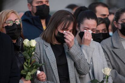 Asistentes al funeral en memoria de los marineros fallecidos y desaparecidos en el naufragio del 'Villa de Pitanxo', el pasado 18 de marzo.