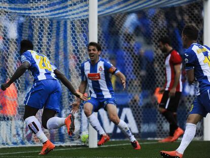 Caicedo celebra el gol del triunfo del Espanyol ante el Athletic. 