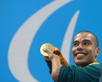 Maior medalhista paralímpico do Brasil, o nadador Daniel Dias conquistou sua 16ª medalha nos Jogos ao sagrar-se tricampeão dos 200 m livre S5, categoria para atletas com limitação físico-motora. Ele liderou a prova inteira e chorou muito quando viu que havia vencido. O número de medalhas em Paralimpíadas tem rendido ao brasileiro comparações com o norte-americano Michael Phelps.