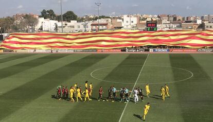 Bandera desplegada durant el partit.