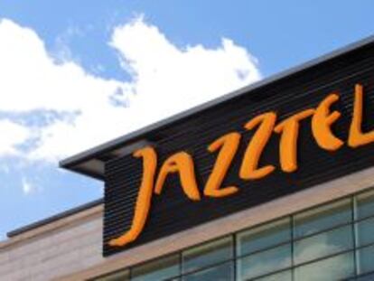 Logotipo de Jazztel. 