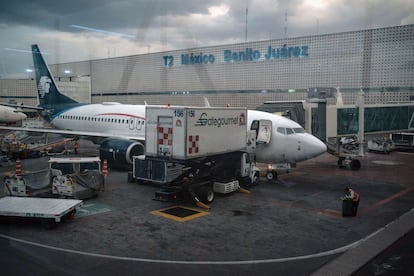 Un avión de Aeroméxico en el Aeropuerto Internacional de Ciudad de México.