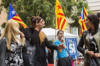 Una parada de l'ANC al Portal de l'Àngel de Barcelona.