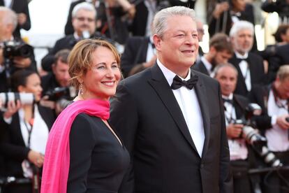 El ex vicepresidente de Estados Unidos, Al Gore, y la ex ministra de Ecología de Francia, Segolene Royal, se presentan en el festival para la proyección de la película 'An Inconvenient Sequel : Truth to Power'.