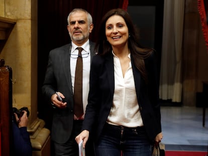 Los líderes de Ciudadanos, Lorena Roldán y Carlos Carrizosa, en el Parlament, en una imagen de archivo.