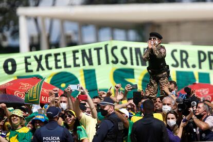 Apoiadores do presidente Jair Bolsonaro durante protesto no domingo, em Brasília.