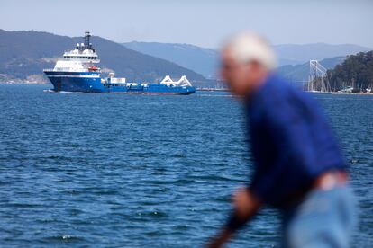 El buque 'Artabro' sale del puerto de Vigo el pasado 17 de mayo, con la misión a bordo para localizar el 'Villa de Pitanxo'.