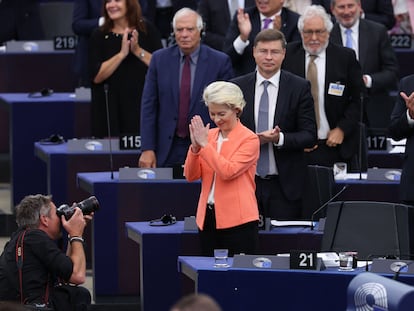 La presidenta de la Comisión Europea, Ursula von der Leyen, en el Parlamento Europeo en Estrasburgo, este miércoles.