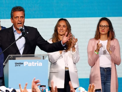 Sergio Massa, tras pronunciar un discurso al cierre de la jornada electoral.