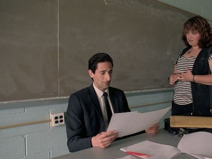Adrien Brody y Betty Kaye, en &#039;El profesor&#039;.
