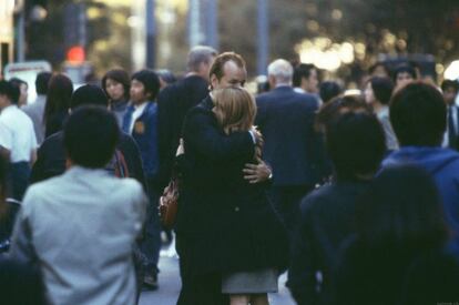 Bill Murray i Scarlett Johansson s'abracen a la pel·lícula 'Lost in Translation'.