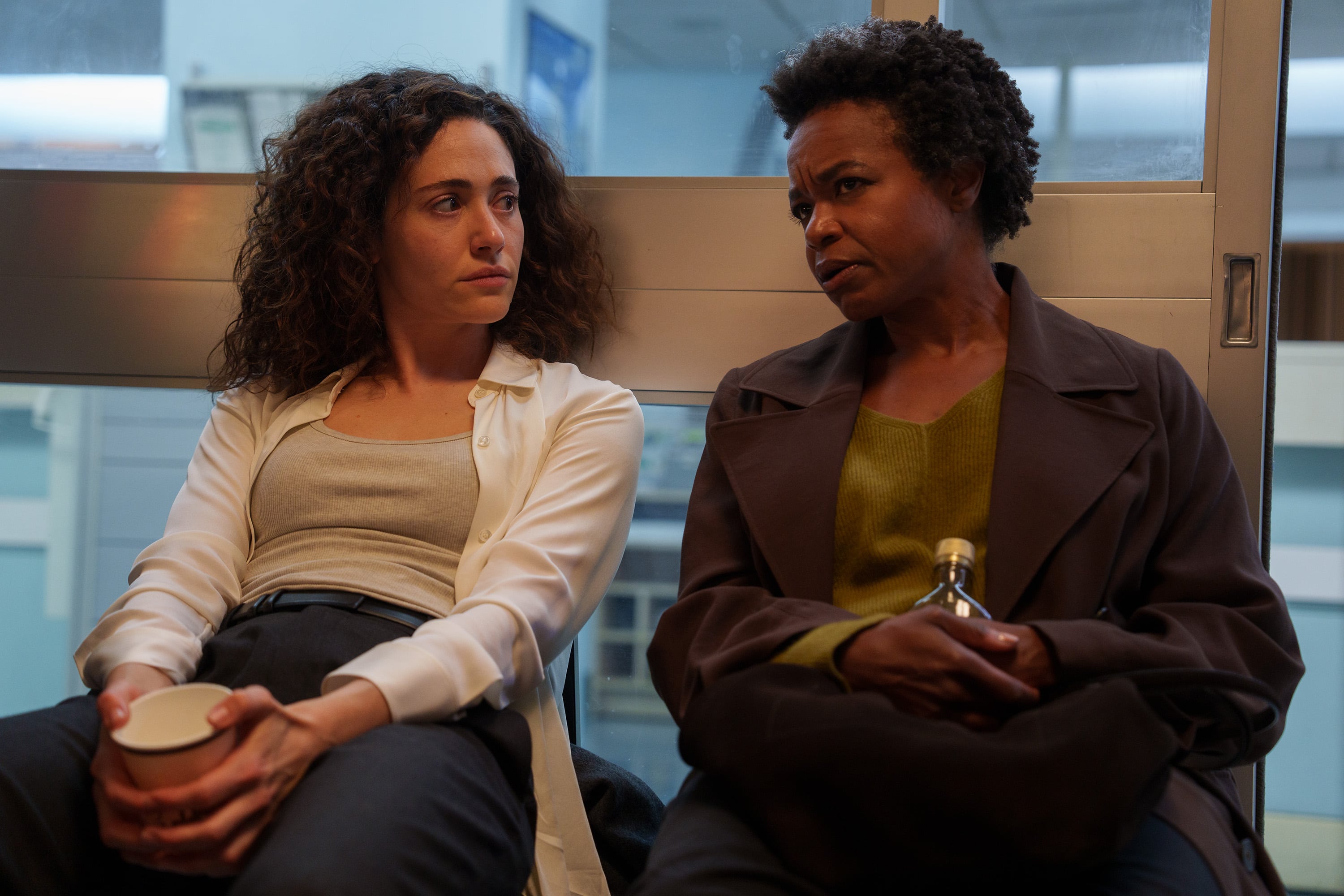 Emmy Rossum y Quincy Tyler Bernstine, en 'Furoius'.