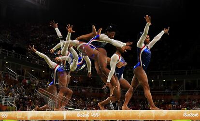 Simone Biles se convirtió en la revelación de los Juegos Olímpicos de Río de Janeiro. Con cinco medallas (cuatro de oro y una de bronce), la gimnasta estadounidense superó a los 19 años el récord de la emblemática Nadia Comaneci en ­Montreal 76 e igualó a otra leyenda de la gimnasia, la soviética Larisa Latynina en Melbourne 56. 