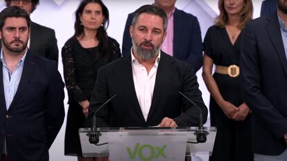 Santiago Abascal anuncia la salida de Vox de los gobiernos de coalición, este jueves en Madrid.