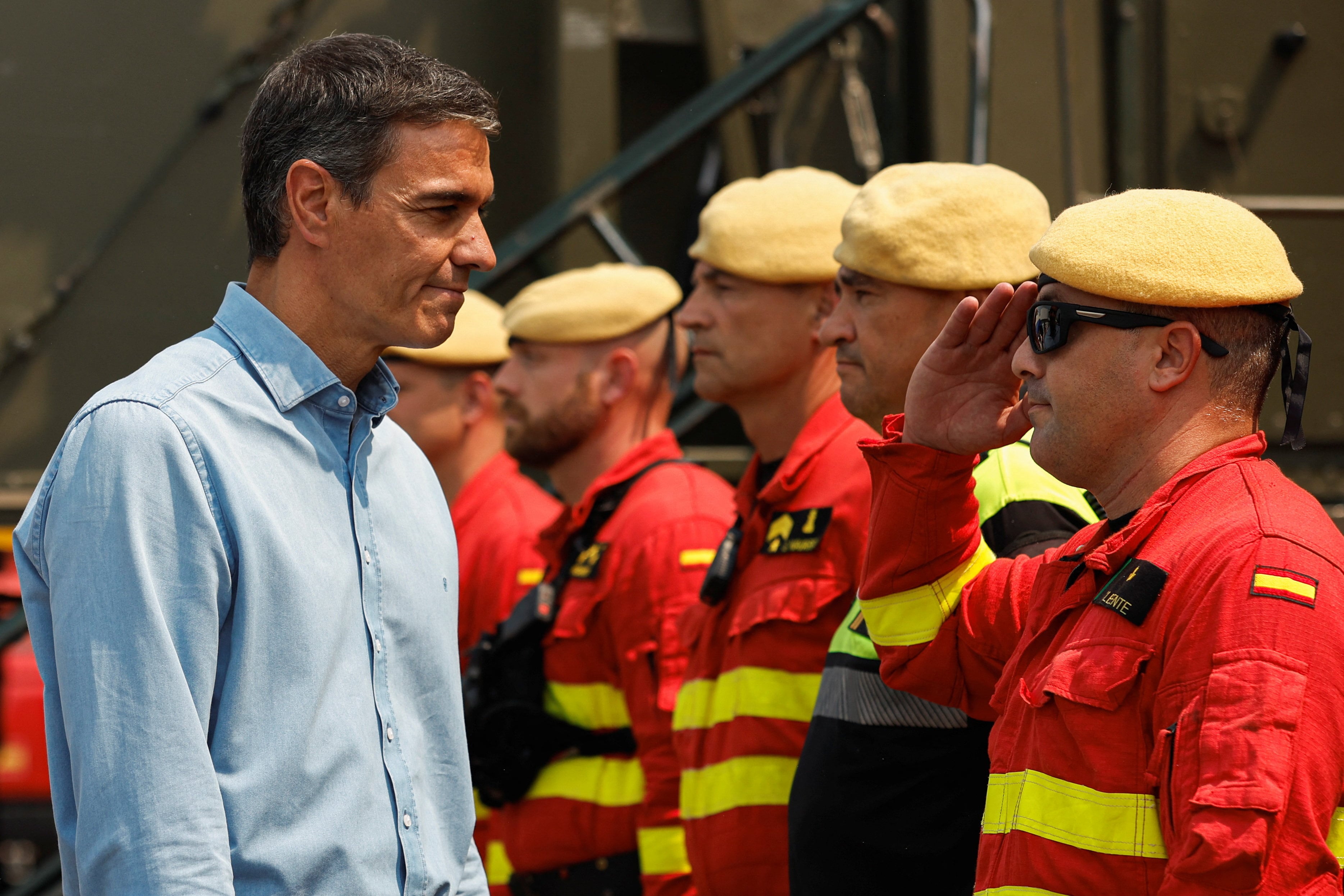 Sánchez advierte de que el incendio de la Vall d’Uixó afronta horas “difíciles y complejas”