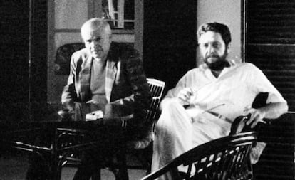Antonio López Lamadrid y Milan Kundera, en Mallorca en 1985.
