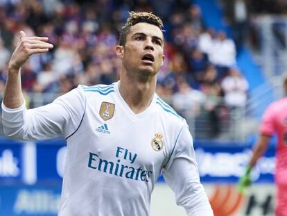 Cristiano celebra uno de sus goles ante el Eibar