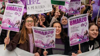 Estudiantes durante a manifestación del 8-M en Madrid.