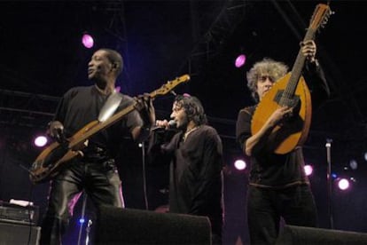 Rachid Taha, durante su actuación en el parque Santa Catalina de Las Palmas.