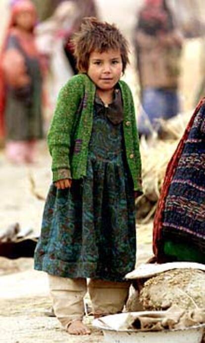 Una niña, en un campo de refugiados al norte de Afganistán.