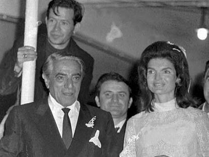 Jackie Kennedy, en 1968 en la isla griega de Scorpios, tras casarse con Onassis.