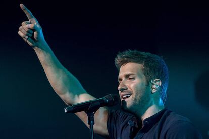 Pablo Alborán durante un concierto en el Teatro Real.