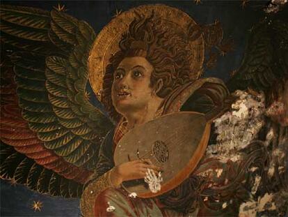 Uno de los ángeles músicos renacentistas de la catedral de Valencia.