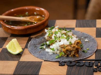 El mejor taco de España, taco de Birria de Cordero, de Los chamacos, en Castellón de la Plana.