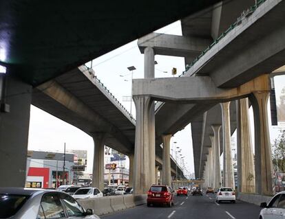 Fotografía de un tramo del Viaducto Bicentenario, controlado por OHL.