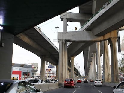 Fotograf&iacute;a de un tramo del Viaducto Bicentenario, controlado por OHL. 