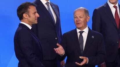 El presidente francés, Emmanuel Macron, junto al canciller alemán, Olaf Scholz, en la cumbre de la OTAN, el 10 de julio en Washington.