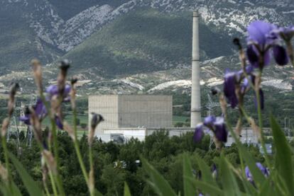 Fachada de la central nuclear de Santa María de Garoña, en la provincia de Burgos.