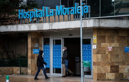 La entrada del Hospital de Sanitas de La Moraleja, en Madrid, el pasado marzo.