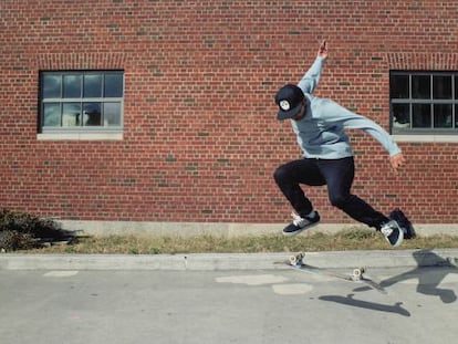 &#039;Skater&#039; en McCarren Park, en el barrio de Greenpoint, Nueva York.