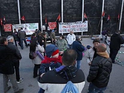 Campamento de protesta de los trabajadores de Madrid R&iacute;o, el pasado lunes.