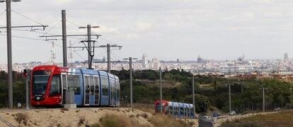 Trenes ligeros que unen Pozuelo y Boadilla con la capital.