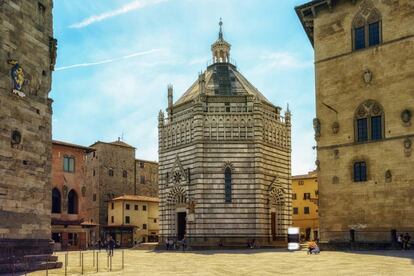 El baptisterio de San Giovanni in Corte, en la villa toscana de Pistoia (Italia). 