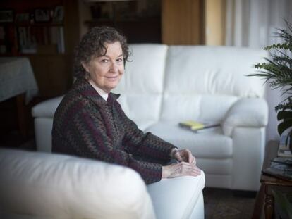 Maria Barbal, dilluns passat a casa seva. Ha hagut de tornar a fer de professora per poder viure. 