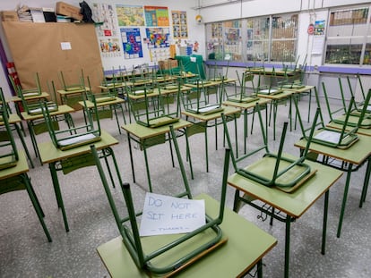 Un aula vacía en un colegio público.