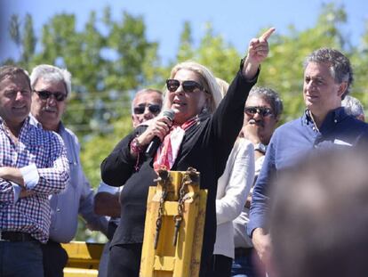 La diputada Elisa Carrió en marzo pasado, durante una visita a productores rurales en San Pedro, Buenos Aires.