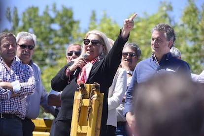 Elisa Carrió durante una visita a productores rurales en San Pedro, Buenos Aires, en 2018.