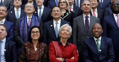 Foto de familia de la Junta de Gobernadores del FMI, el 21 de abril en Washington DC.