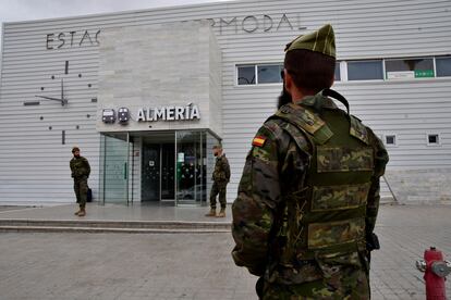 La Brigada de la Legión en labores de vigilancia en Almería.